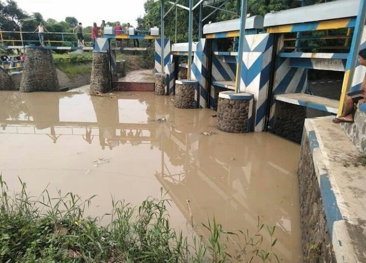 Tak Bisa Berenang, Remaja ini Hilang di Sungai Jombang