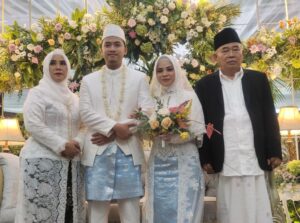 Video - Inilah Prosesi Pernikahan Anak KH Asep di Masjid IKHAC