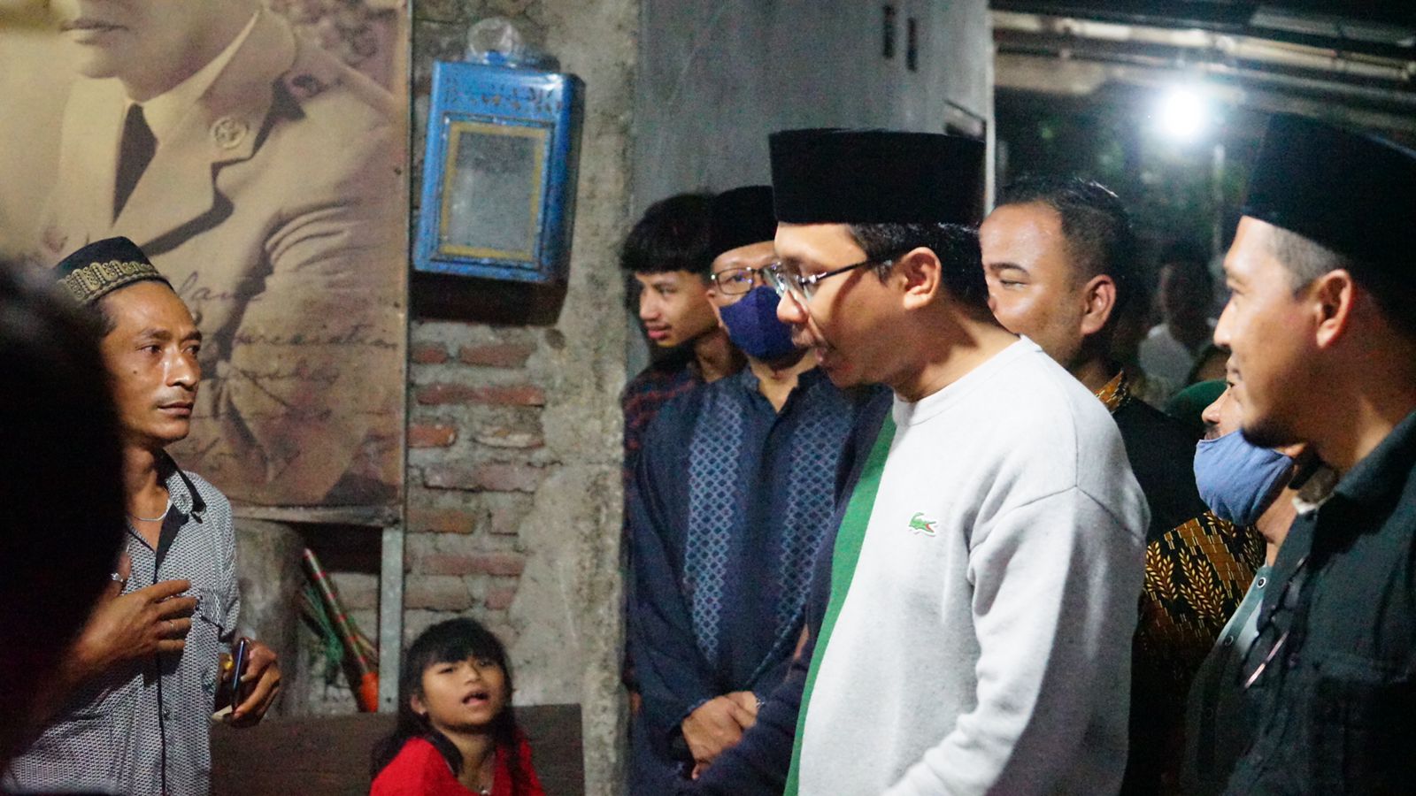 Progres Frontage Road Waru, Gus Muhdlor Ajak Dialog Warga Bahas Relokasi Makam dan Masjid Desa Kedungrejo