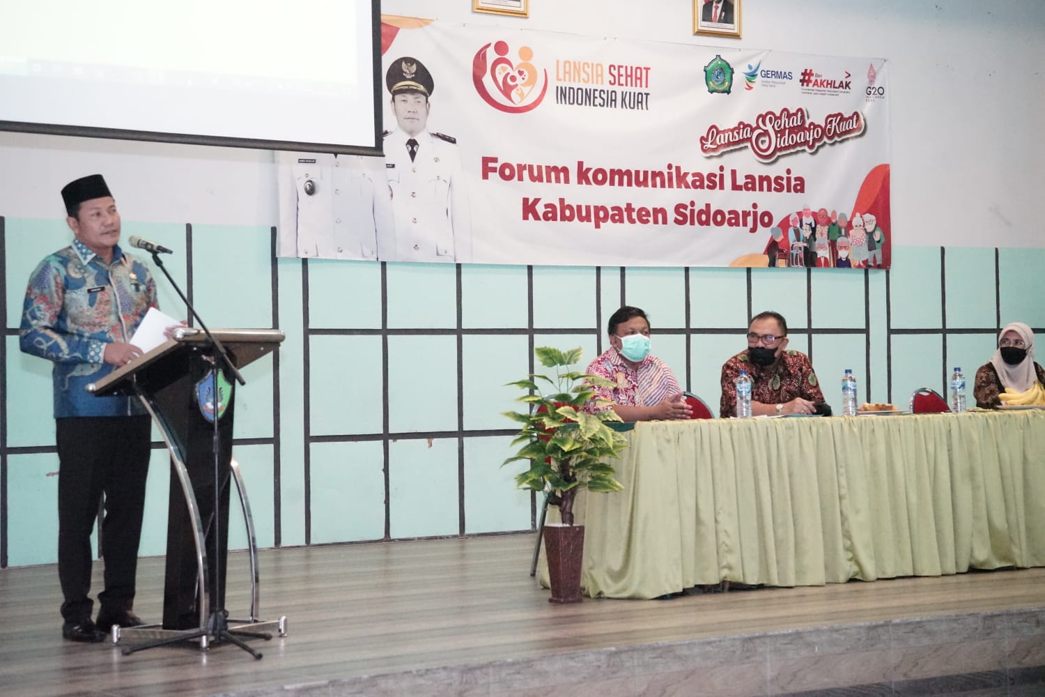 Wabup Subandi Membuka Pertemuan Forum Komunikasi Lansia Sidoarjo Tahun 2022