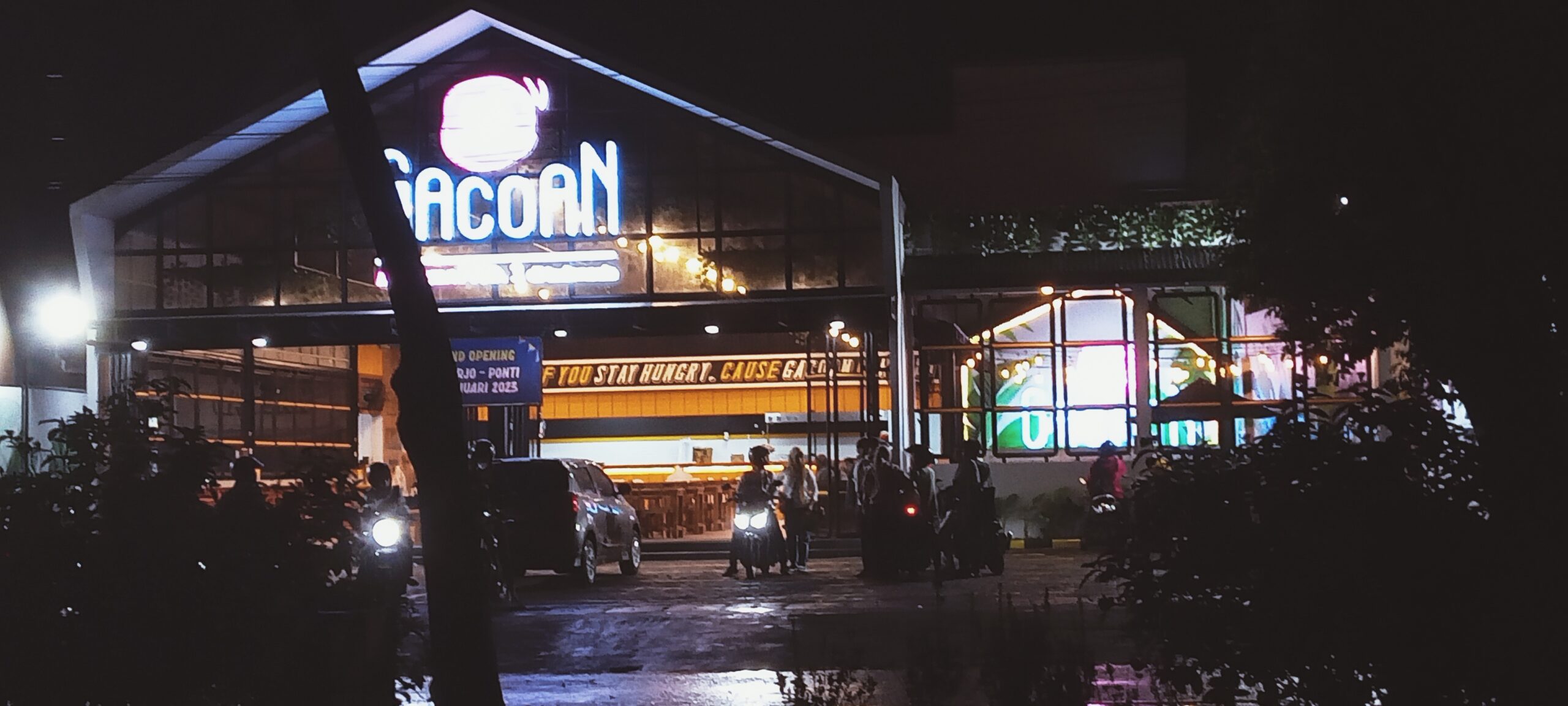 Kondisi area Mie Gacoan Jl. Raya Ponti yang kondusif hingga malam hari