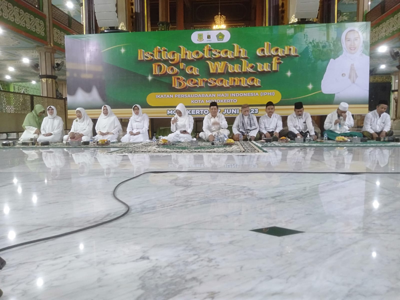 161 Jamaah Haji Kota Mojokerto Wukuf di Arafah, Ning Ita Menyapa Secara Virtual