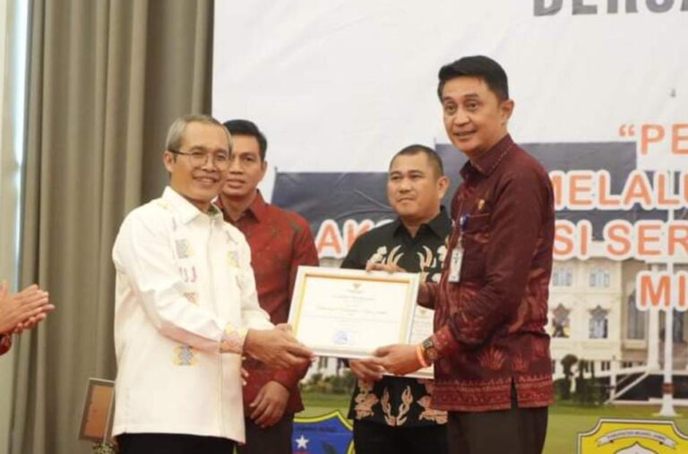 Pj Bupati Muaro Jambi Terima Penghargaan Dari Komisi Pemberantasan Korupsi (KPK RI)