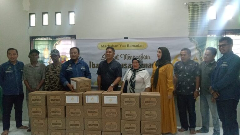 PT.BRE Bagikan Paket Ramadhan Bagi Dhuafa di Tapin
