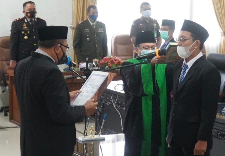 DPRD Kota Mojokerto Lakukan PAW Agung Kepada Nuryono