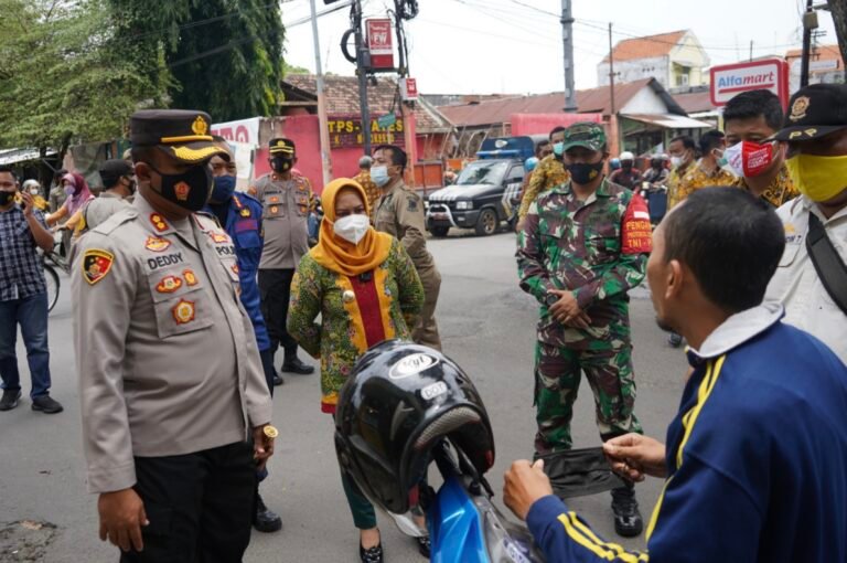 Ning Ita Pesan Waspadai Penyebaran Covid-19 di Lingkungan Padat Penduduk