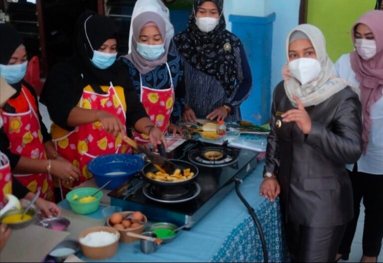 Fasilitasi Bantuan Dana 7 Juta Bagi Wirausaha Baru, Ning Ita Buka Akses Klinik UMKM, MomMi ECCis