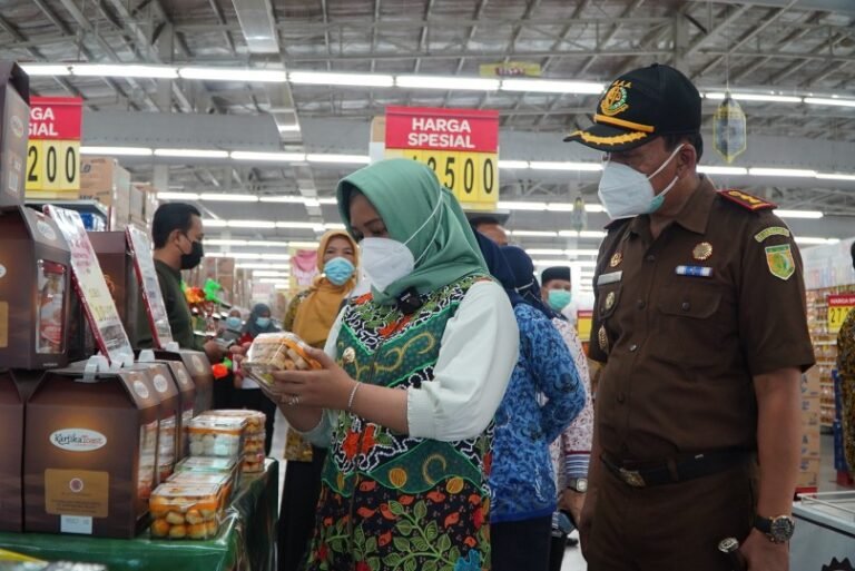 Jelang Lebaran Ning Ita Rajin Sidak Prokes Dan Stabilitas Komoditas