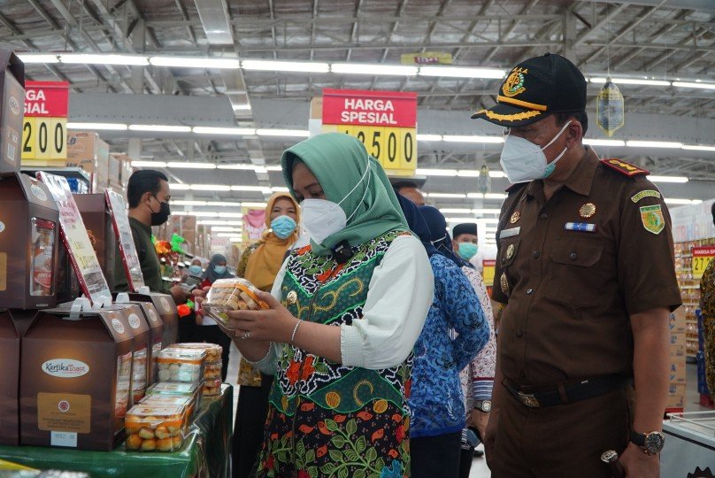 Jelang Lebaran Ning Ita Rajin Sidak Prokes Dan Stabilitas Komoditas