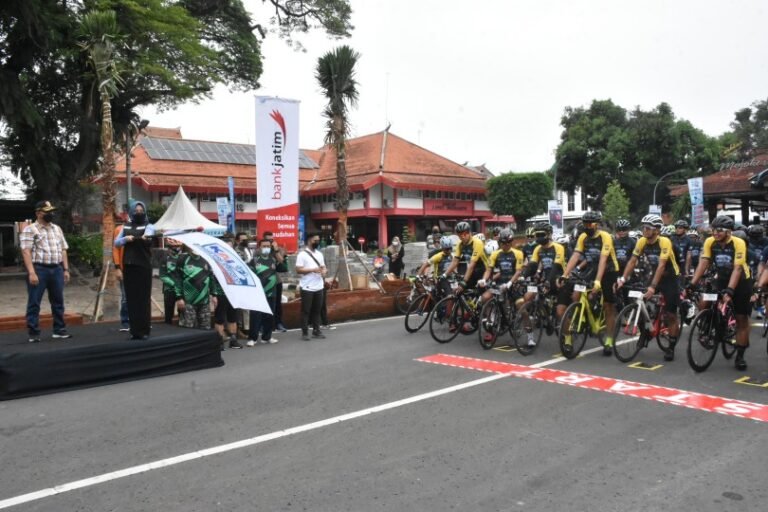 Bupati Lepas Gowes KAI Dholo Kom Challenge di Pendapa Pemkab Mojokerto