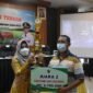 Bupati Ikfina Serahkan Hadiah Pemenang Kontes Peternak dan Dukung Kompetensi Peternak Milenial