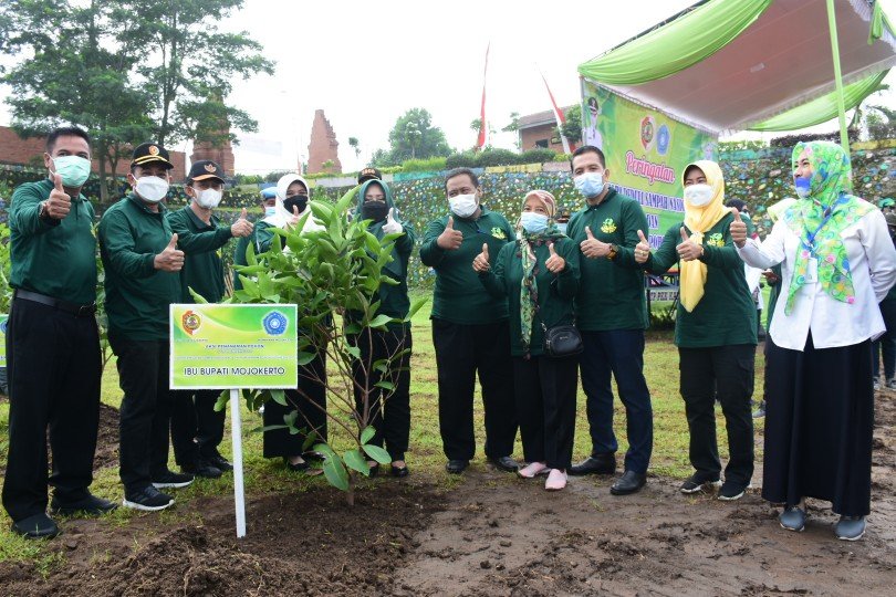 Hari Peduli Sampah Nasional Bupati Ikfina Gerakkan Pilah dan Pilih Sampah