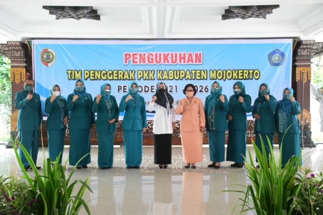
					Pengurus TP PKK Kabupaten Mojokerto Periode 2021-2026 Resmi Dikukuhkan