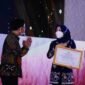 Bupati Ikfina Terima Penghargaan Anugerah Meritokrasi 2021