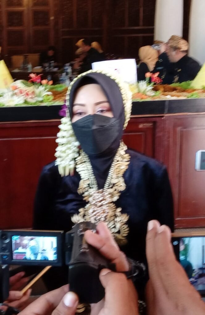 
					Peringati Hari Jadi Kabupaten Mojokerto ke-729 Meriah, Bupati Ikfina Paparkan Prestasi, Resmikan Proyek dan Berikan Penghargaan
