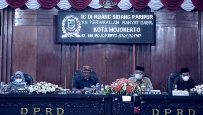 
					Enam Fraksi DPRD Kota Mojokerto Lakukan Pandangan Umum Terkait Raperda APBD Tahun 2021