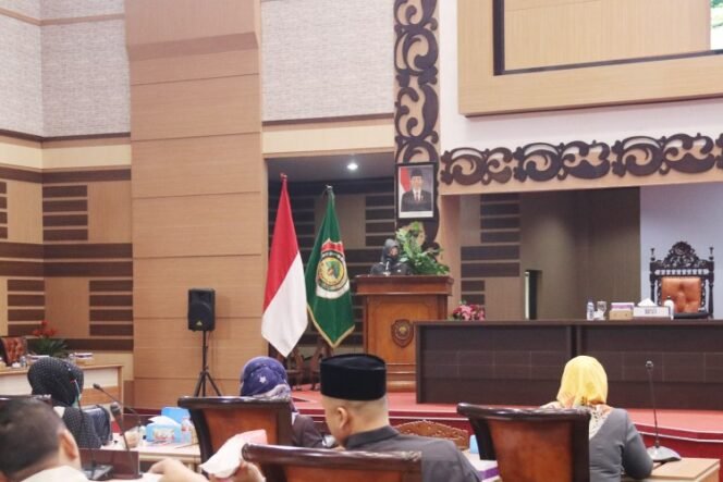 
					Bupati Beri Penjelasan Raperda Pertanggungjawaban APBD 2021 Dihadapan DPRD Kabupaten Mojokerto