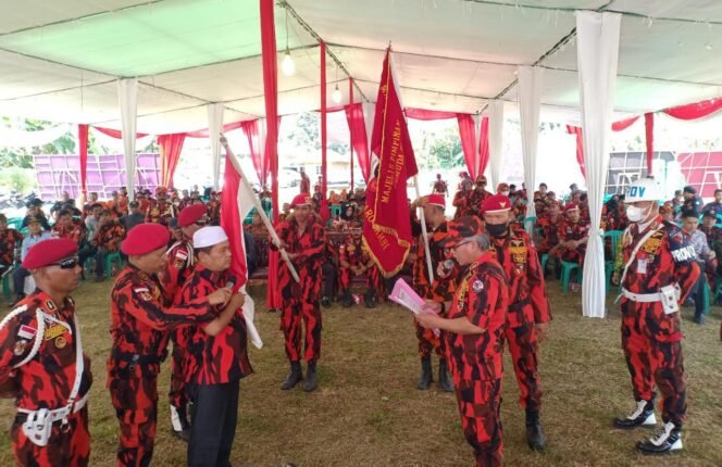 
					Ketua MPC Pemuda Pancasila Aidi Hatta Kukuhkan Ketua PAC Kumpeh Ulu Bustomi
