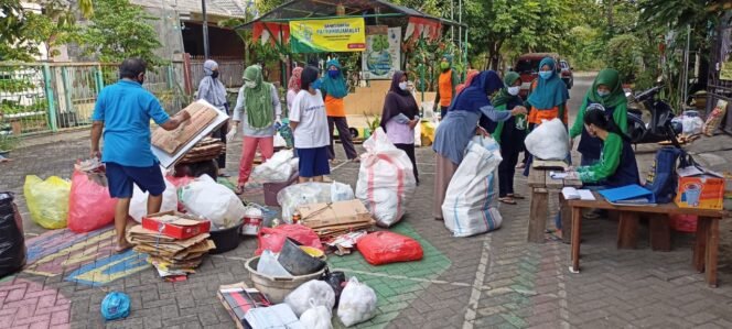 
					Bank Sampah Pattuh Muamalat Kecamatan Candi Kabupaten Sidoarjo Menjadi Percontohan Bagi Komunitas