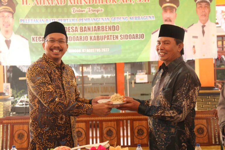 Bupati Sidoarjo Letakkan Batu Pertama Pembangunan Gedung Serbaguna Desa Banjarbendo