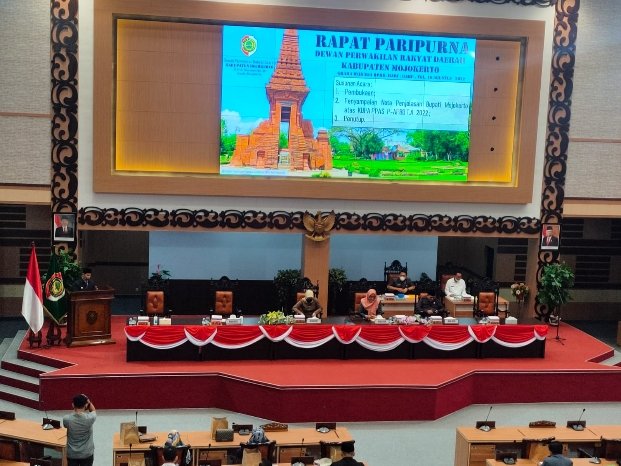 Dibalik Paripurna DPRD Kabupaten Mojokerto, Dalam Penyampaian Nota Pengantar KUPA PPAS P-APBD 2022, APBD Naik 128 M Lebih