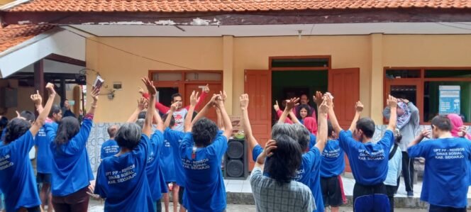 
					Semarakkan HUT ke-77 RI, PLT Kepala Dinsos Buka Perlombaan Dengan ODGJ di Lipinsos Sidoarjo 