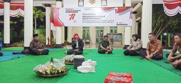 Pengukuhan Paskibraka dan Malam Tasyakuran HUT ke-77 RI Kecamatan Gedangan