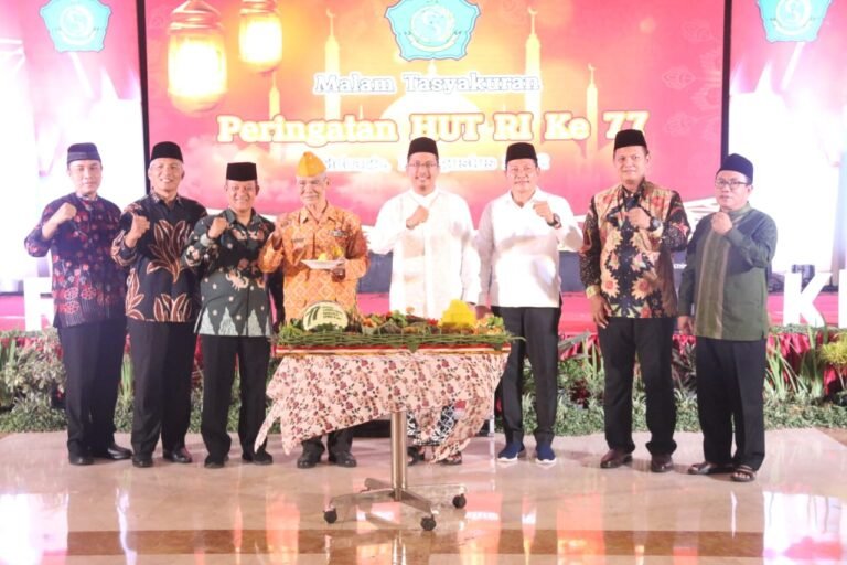 Peringati HUT ke 77 Kemerdekaan RI, Bupati Sidoarjo Bersama Kyai Khos Gelar Sholawat dan Tasyakuran di Pendopo