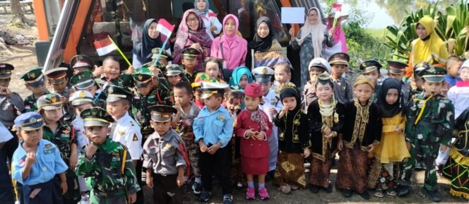 
					Sambut Kemerdekaan RI ke-77, Paud Nurul Huda Adakan Karnafal Di Wisata Bahari Tlocor