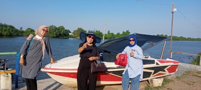 
					Tim Lembaga Penelitian Universitas Dr. Soetomo Surabaya Melakukan Penelitian Di Wisata Bahari Tlocor Sidoarjo
