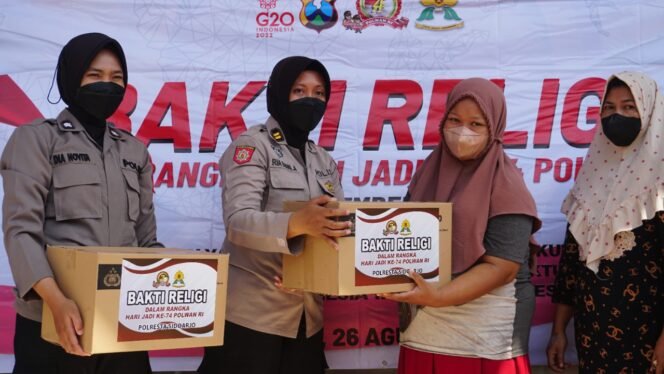 
					Polwan Polresta Sidoarjo Lakukan Bakti Religi Sebagai Bentuk Kepedulian 