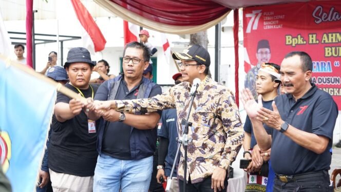 
					Bupati Gus Muhdlor Sebut Karnaval 17 Agustusan Menjaga Keguyuban dan Kompakan Warga