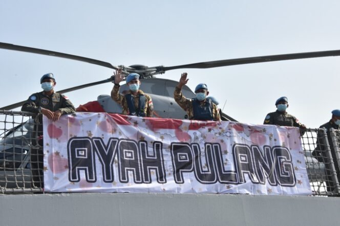 
					Tuntaskan Misi Di Lebanon, Kasal Sambut Kepulangan KRI SIM-367 Di Pangkalan Surabaya