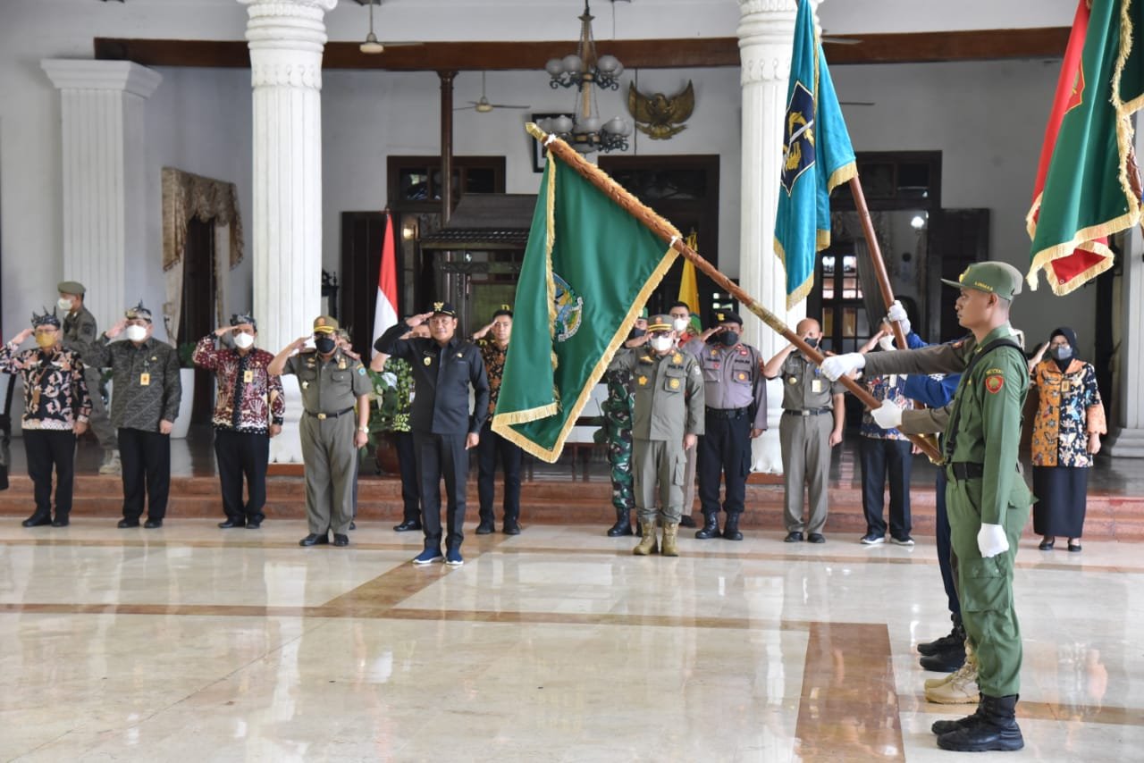 Bendera Pataka Lambang Daerah Provinsi Jawa Timur Tiba di Kabupaten Sidoarjo