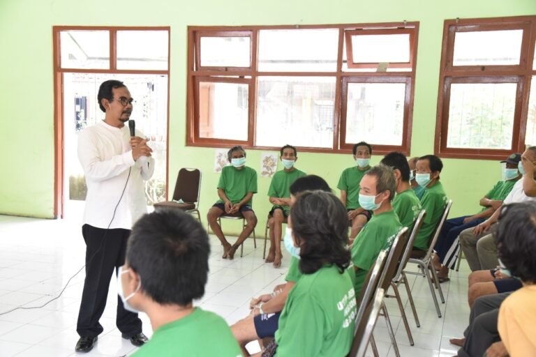 Memanusiakan Manusia, Puluhan Penghuni UPT Rehsos Pemkab Sidoarjo Rutin Mengikuti Program Trauma Healing