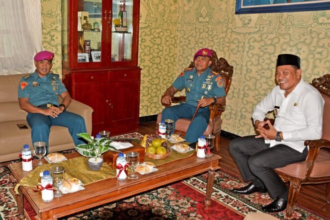 
					Jaga Soliditas, Danbrigif 2 Marinir Berkunjung Ke Pemkab Sidoarjo
