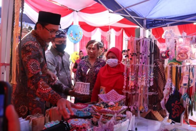 
					Peringatan Hantaru 2022, Bupati Gus Muhdlor Buka Gebyar UMKM di Kantor BPN Sidoarjo
