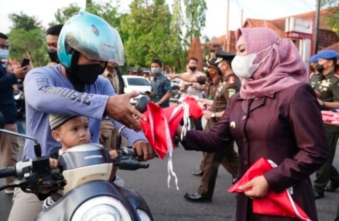 
					Memupuk Cinta & Bangga Terhadap Negara, Gerakan Nasional 10 Juta Bendera Merah Putih