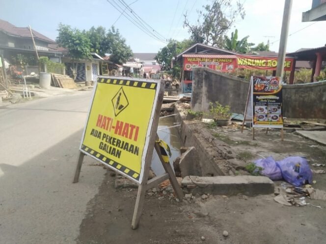 
					Pelanggan PDAM Keluhkan Air PDAM Keruh Tercampur Batu Bara dan Pasir