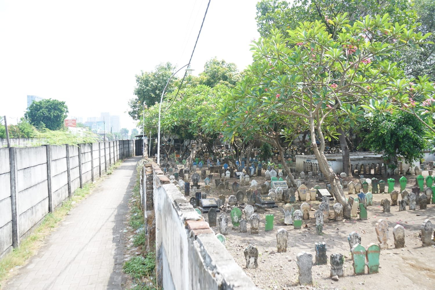 Proyek Frontage Road Waru Masuk Tahap Appraisal Lahan Makam dan Masjid Kedungrejo