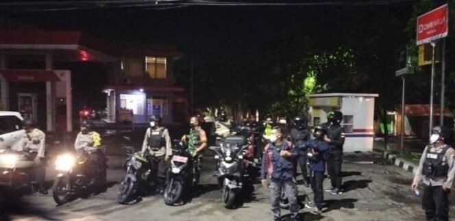 
					Antisipasi Maraknya Tawuran Begal & Geng Motor, Polsek Tambaksari Rutin Patroli Skala Besar