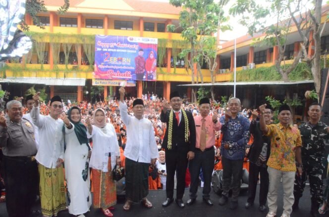 
					Momen Hari Pahlawan, Bupati Gus Muhdlor Ajak Warga Sidoarjo Merdeka dari Kebodohan 