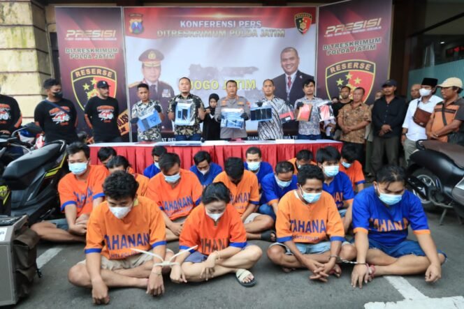 
					Jatanras Polda Jatim dan Polres Jajaran Meringkus 16 TSK, Satu Diantaranya Seorang Perempuan