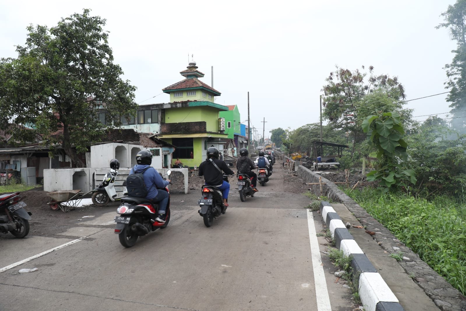 Progres Frontage Road Capai 23 Persen, Bupati Sidoarjo Minta Pemasangan Tiang Listrik dan Pembuatan Jaringan Baru Dikebut