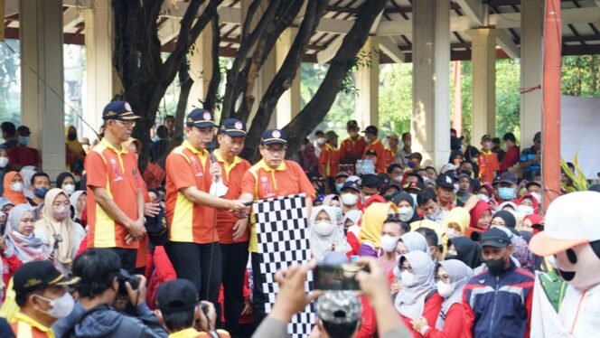 
					HUT PGRI ke-77 PJ.Sekda Andjar Surjadianto Minta Guru di Sidoarjo Bentuk Karakter Siswa Berbudi Pekerti 