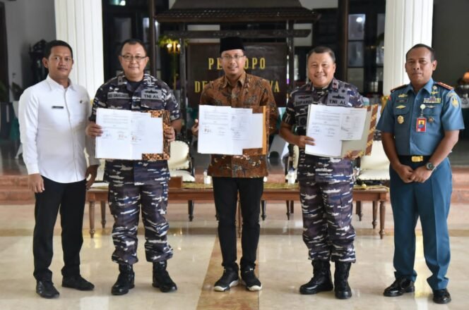 
					Pemkab Sidoarjo Dengan TNI AL Tandatangani Perjanjian Kerjasama Pembangunan Taman Monumen Ilyushin -28 Juanda