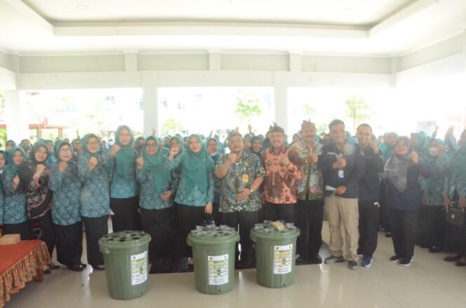 
					TP PKK Kabupaten Sidoarjo Kembangkan Budikdumber Untuk Kemandirian Ekonomi Masyarakat