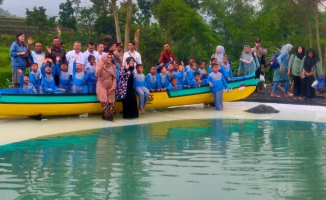
					Mojokerto Tidak Punya Pantai, Bupati Resmikan Wisata Mini Pantai di Kasiman Trawas 
