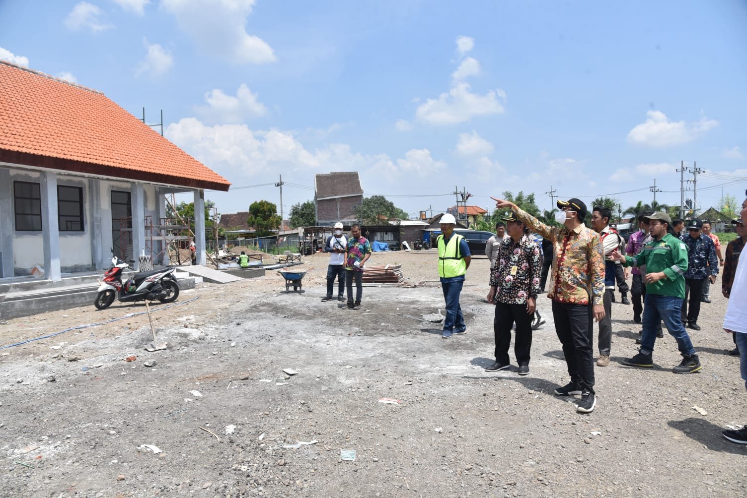 Dibuka Januari 2023, Bupati Gus Muhdlor Tinjau Proyek SMPN 2 Tulangan Progres Capai 90 Persen