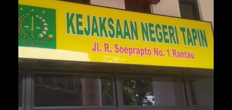 Jaksa Bagikan Stiker di Hari Anti Korupsi Sedunia, Raih Penghargaan Terbaik Ke 4 Di Tapin Expo 2022